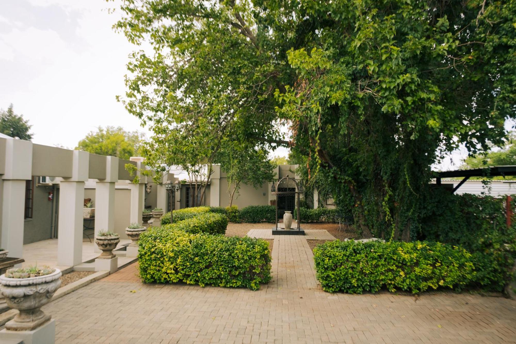 Villa Brocant Guest House Vryburg Esterno foto