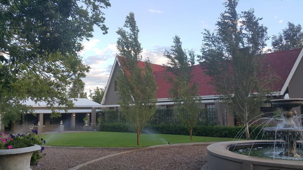 Villa Brocant Guest House Vryburg Esterno foto