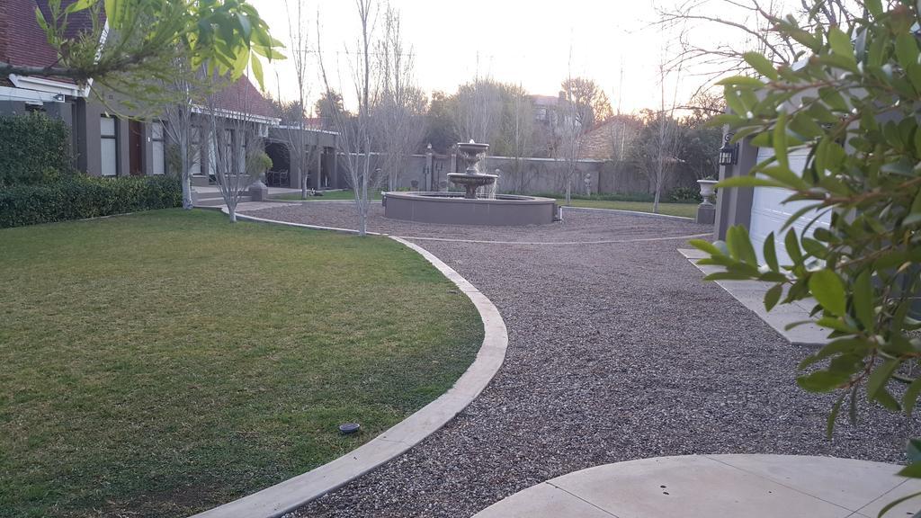 Villa Brocant Guest House Vryburg Esterno foto