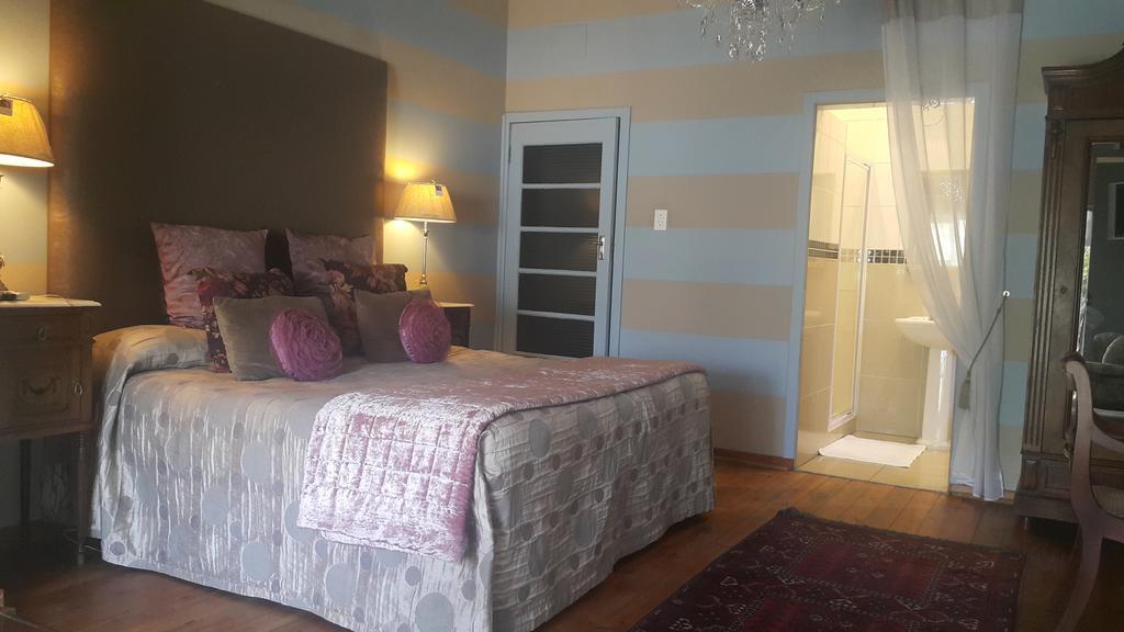 Villa Brocant Guest House Vryburg Esterno foto