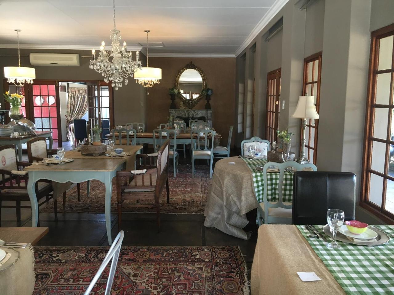 Villa Brocant Guest House Vryburg Esterno foto